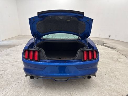 Used 2017 Ford Mustang Coupe RWD image 25
