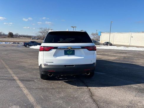 Used 2023 Chevrolet Traverse LT image 4