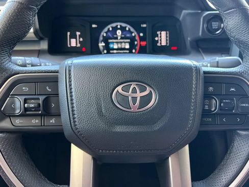 Used 2025 Toyota Tacoma SR5 w/ SR5 Upgrade Package AWD/4WD image 27