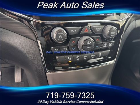 Used 2022 Jeep Grand Cherokee Laredo X AWD/4WD image 19