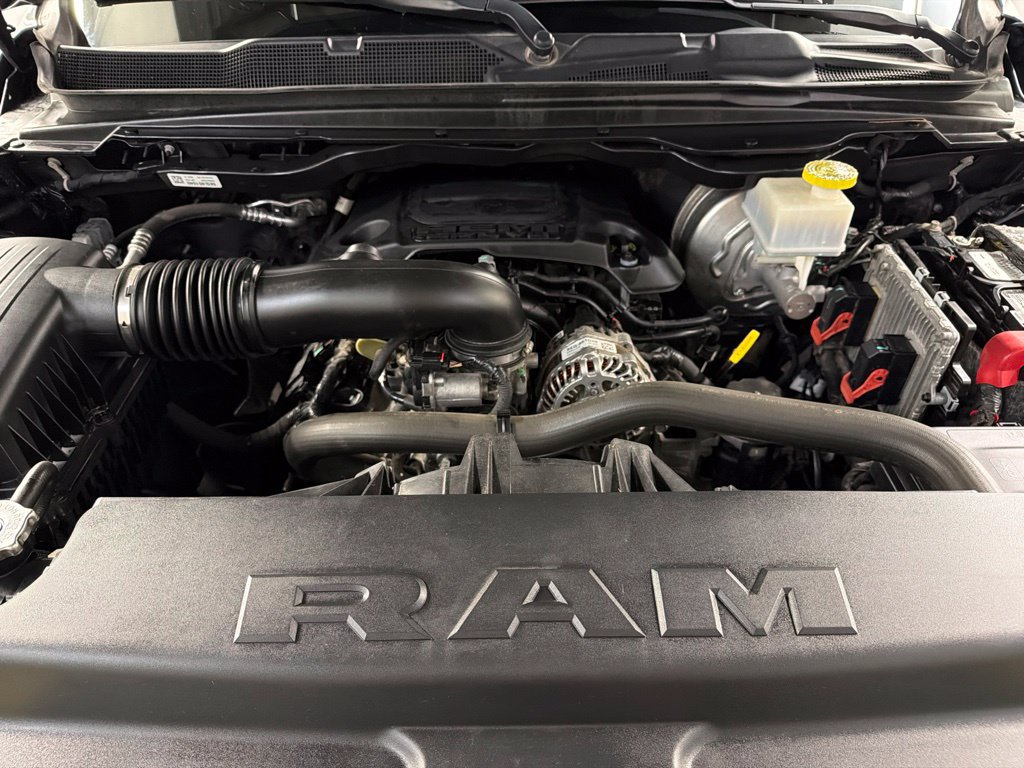 Used 2019 RAM 1500 Laramie w/ Sport Appearance Package AWD/4WD image 38