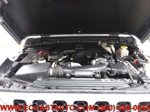 Used 2021 Jeep Gladiator Sport image 9