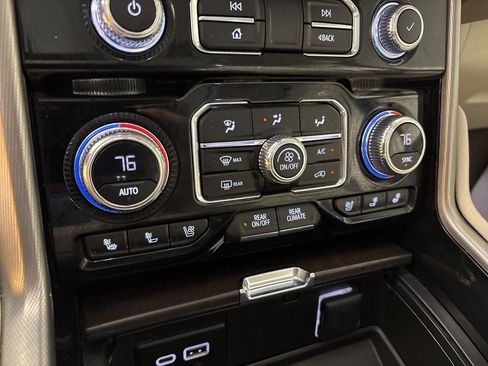 Used 2023 GMC Yukon Denali AWD/4WD image 33