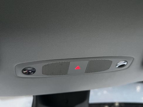 Used 2021 Tesla Model Y Performance image 17