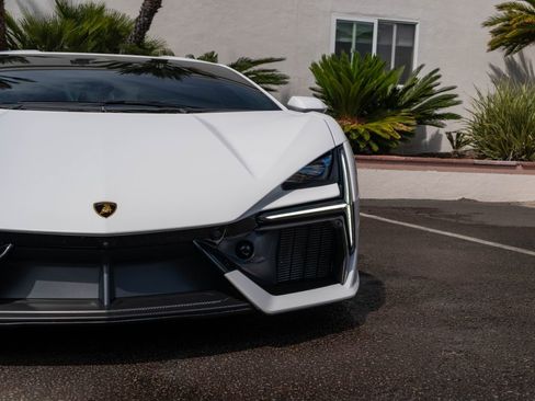 Used 2025 Lamborghini Revuelto image 26