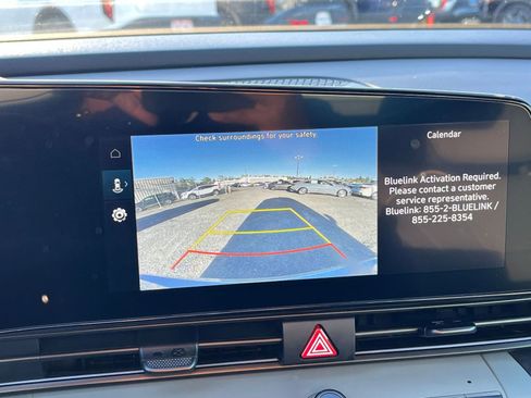 Used 2025 Hyundai Elantra Limited image 24