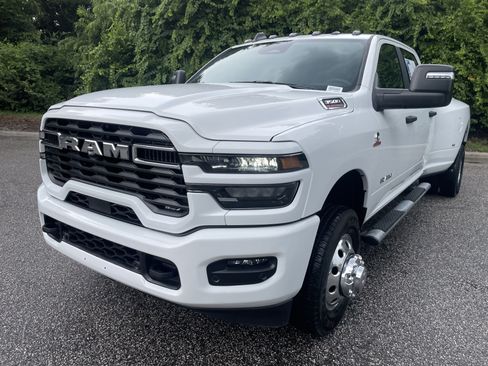 Used 2026 RAM 3500 Big Horn AWD/4WD image 5