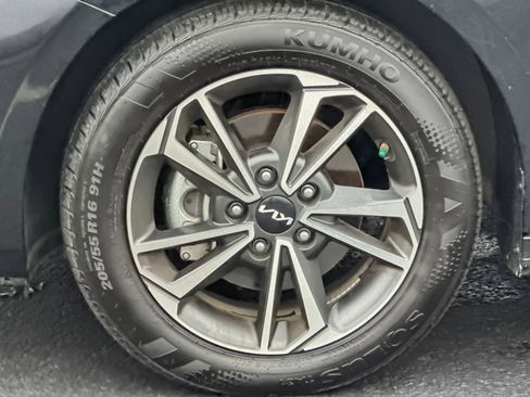 Used 2024 Kia Forte LXS image 23