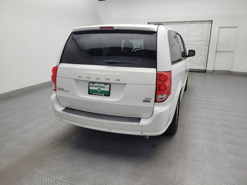 Used 2016 Dodge Grand Caravan SXT w/ Rear Park Assist Package image 7