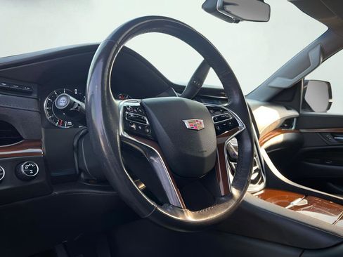 Used 2020 Cadillac Escalade ESV Premium Luxury image 53