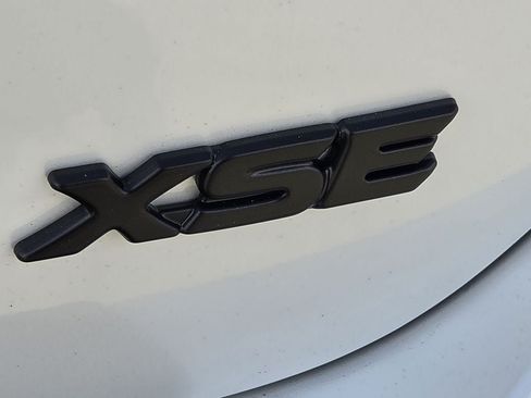 Used 2024 Toyota Camry XSE FWD image 11