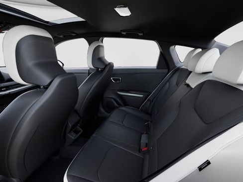 New 2026 Kia K4 GT-Line w/ GT-Line Premium Package FWD image 18