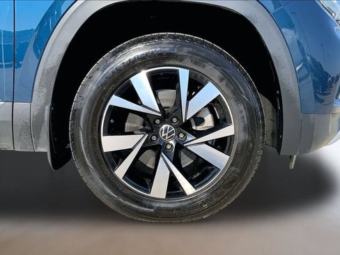 Certified 2022 Volkswagen Atlas Cross Sport SE FWD image 9
