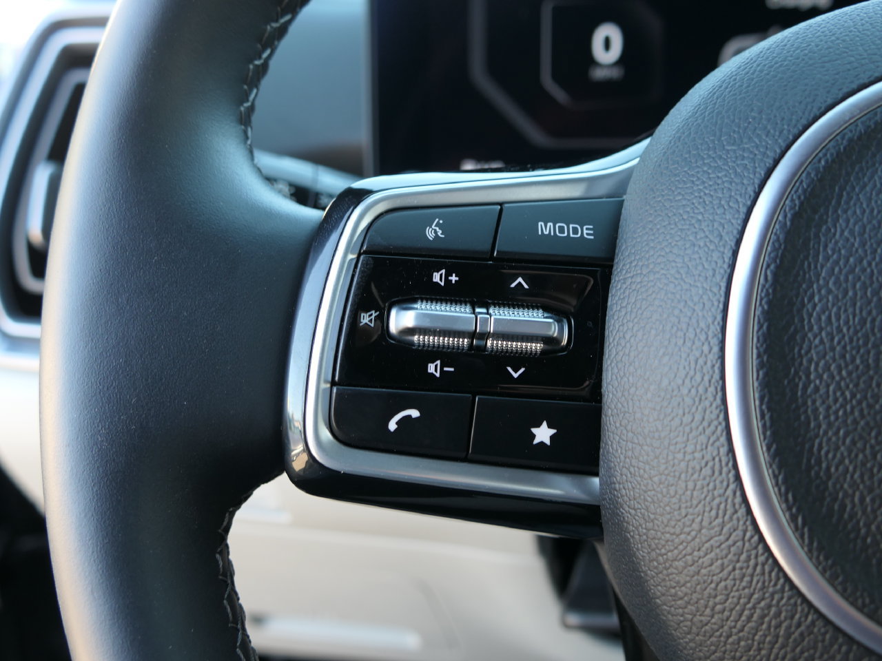 Certified 2025 Kia Sorento SX Prestige AWD/4WD image 17
