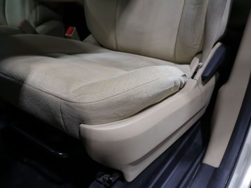 Used 2015 Dodge Grand Caravan American Value Package FWD image 10