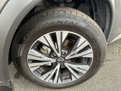 Certified 2023 Nissan Rogue SV FWD image 10