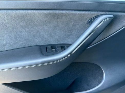 Used 2023 Tesla Model Y Long Range AWD/4WD image 13