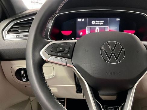 Certified 2023 Volkswagen Tiguan SE R-Line AWD/4WD image 23