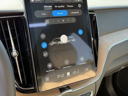 New 2026 Volvo XC60 B5 Plus w/ Climate Package image 20