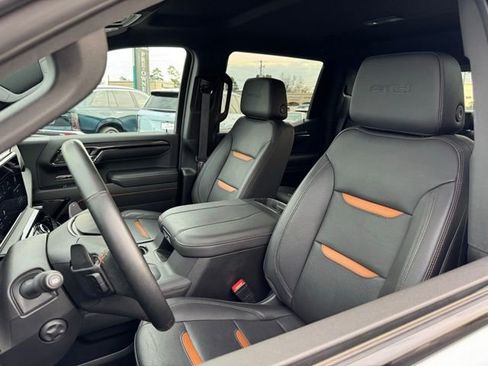 Used 2024 GMC Sierra 1500 AT4 w/ AT4 Premium Package image 9