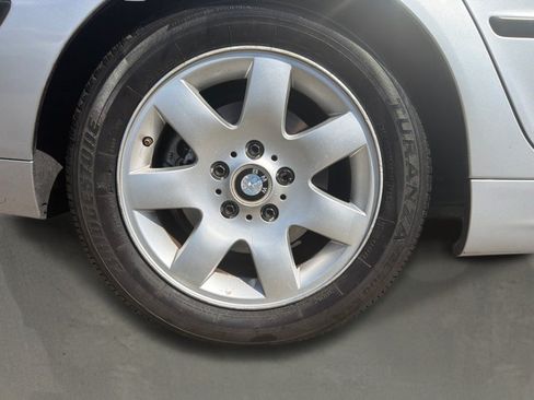 Used 2004 BMW 325i Wagon RWD image 24