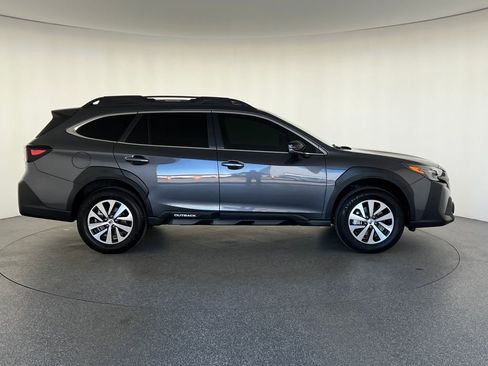 Used 2025 Subaru Outback Premium w/ Popular Package #1A image 2