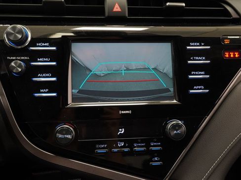 Used 2020 Toyota Camry SE FWD image 32