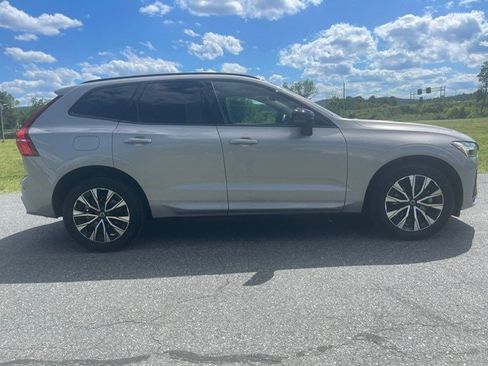 Used 2024 Volvo XC60 B5 Core AWD/4WD image 6