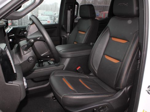 Used 2025 GMC Sierra 1500 AT4 AWD/4WD image 16