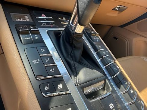 Used 2018 Porsche Macan S AWD/4WD image 18