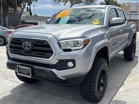 Used 2018 Toyota Tacoma SR5 RWD image 4