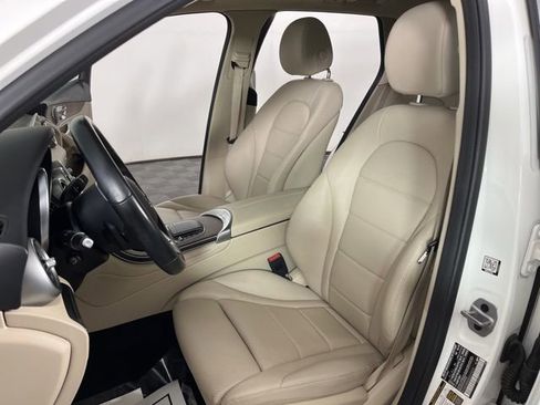 Used 2022 Mercedes-Benz GLC 300 4MATIC image 18