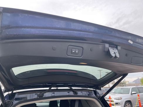 Used 2025 Nissan Pathfinder SV image 23