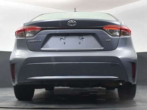 Used 2021 Toyota Corolla LE image 15