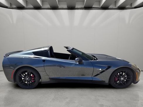 Used 2017 Chevrolet Corvette Stingray Coupe RWD image 10