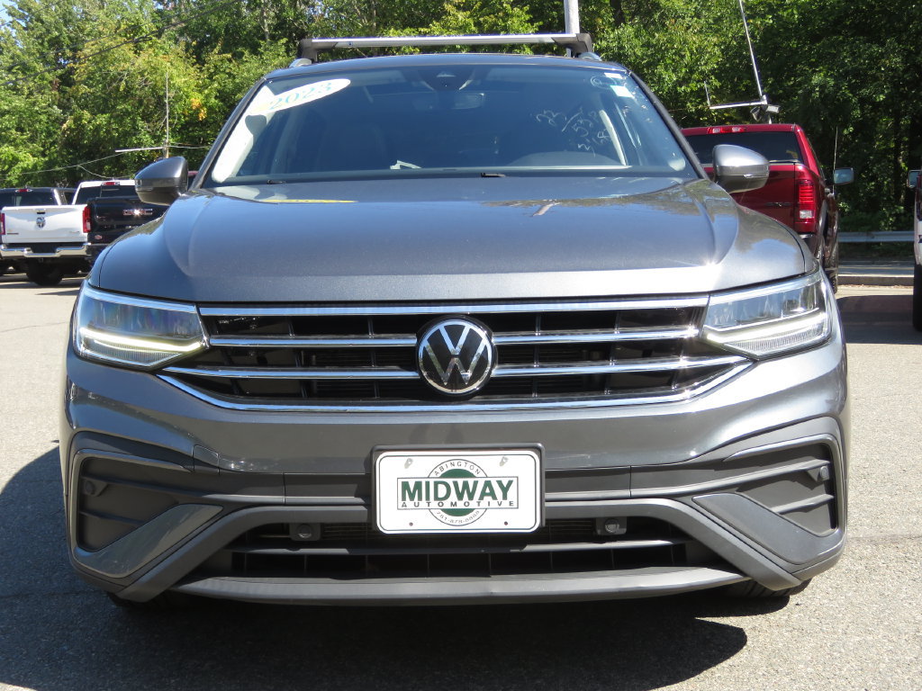Used 2023 Volkswagen Tiguan SE AWD/4WD image 2
