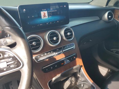 Used 2020 Mercedes-Benz GLC 300 4MATIC image 22