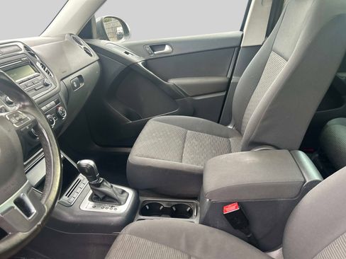 Used 2013 Volkswagen Tiguan S image 20