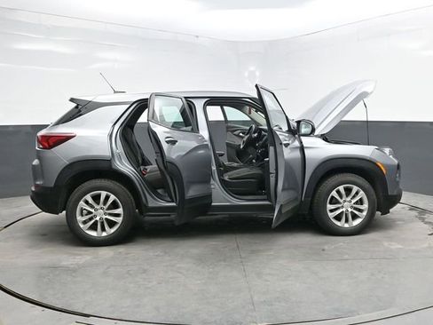 Used 2023 Chevrolet TrailBlazer LS AWD/4WD image 46