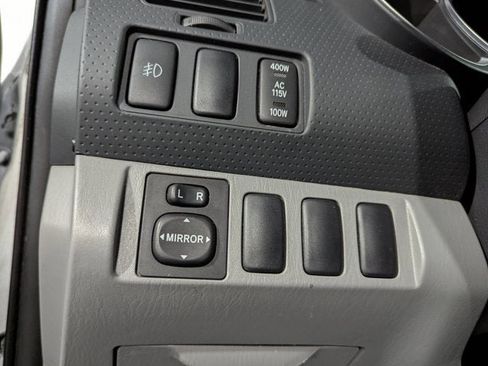 Used 2005 Toyota Tacoma PreRunner image 27