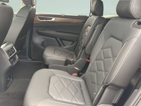 New 2026 Volkswagen Atlas SE FWD image 32