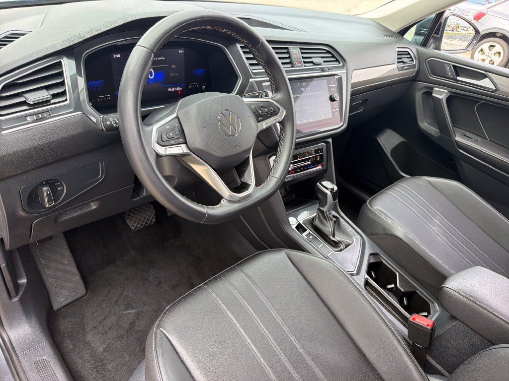 Certified 2023 Volkswagen Tiguan SE FWD image 8