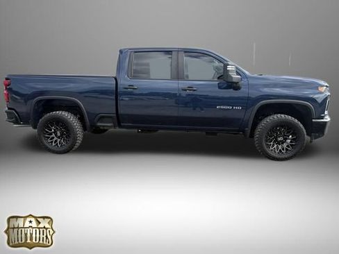 Used 2022 Chevrolet Silverado 2500 Custom w/ Custom Convenience Package AWD/4WD image 4