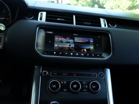 Used 2017 Land Rover Range Rover Sport SE image 7