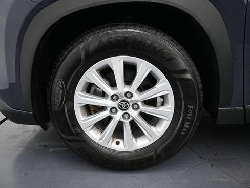 Used 2025 Toyota Grand Highlander AWD image 11