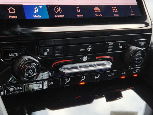 New 2025 Jeep Grand Cherokee Limited image 7