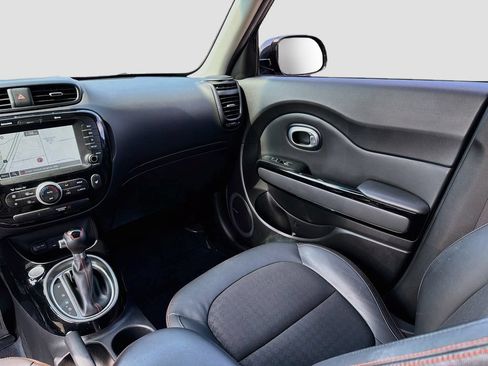 Used 2018 Kia Soul ! w/ Tech Package FWD image 27