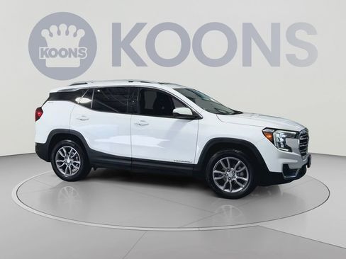 Used 2023 GMC Terrain SLT AWD/4WD image 2