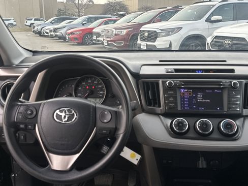 Used 2013 Toyota RAV4 LE image 19