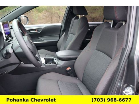 Used 2024 Toyota RAV4 SE image 22